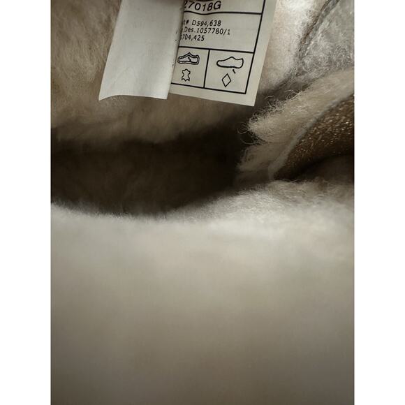 UGG Australia Classic Sheepskin Navy Tonal Sparkly Flip Sequin Short Boots Sz 6 - Picture 9 of 10